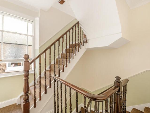 Flat for rent in Cat Hill