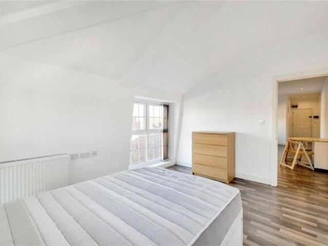 Flat for rent in Twickenham, Greater London