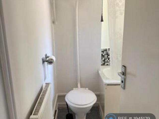 Flat for rent in Cat Hill