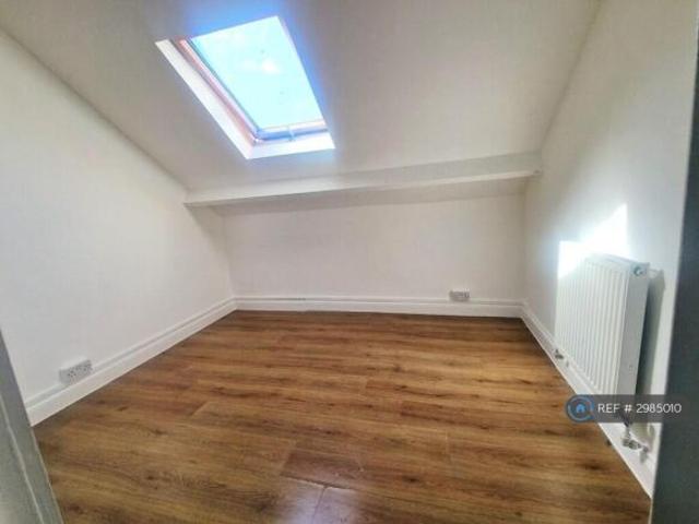Flat for rent in Cat Hill