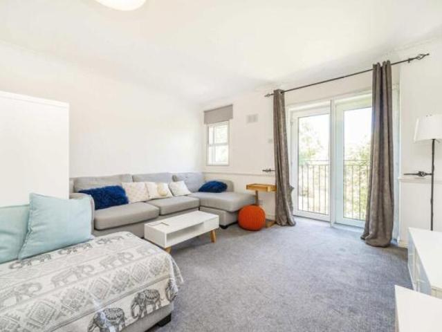 Flat for rent in Chiswick, Greater London