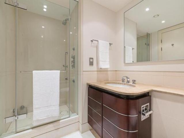 Flat for rent in Cat Hill