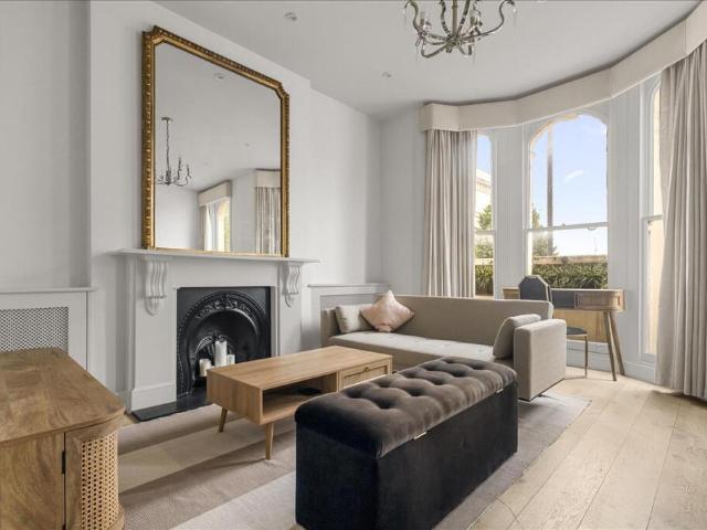 Flat for rent in Ladbroke Grove