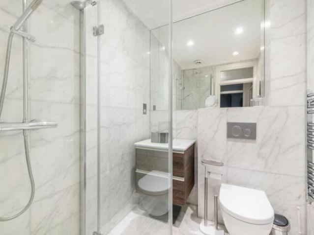 Flat for rent in Cat Hill