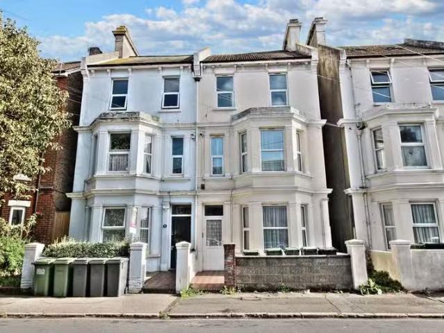 House for rent in Roselands, Eastbourne