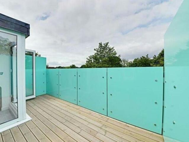 Flat for rent in Cat Hill, England