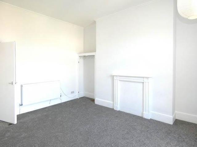 Flat for rent in Golden Valley, Gloucestershire
