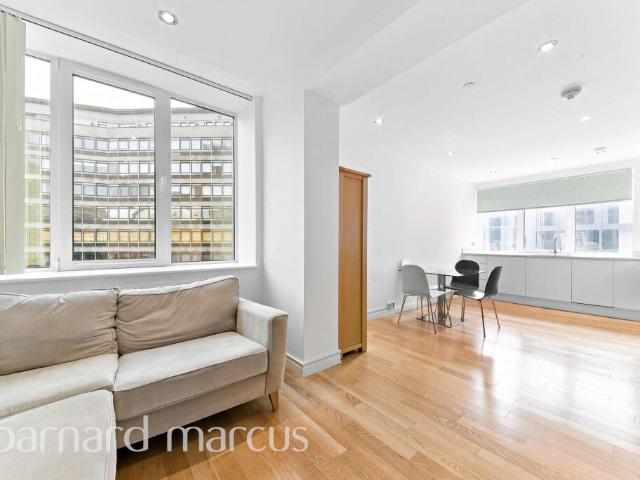 Flat for rent in Croydon