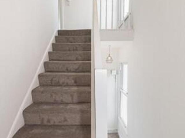 Flat for rent in Cat Hill