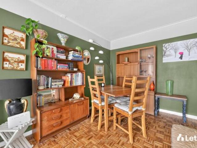 Flat for rent in Cat Hill, England