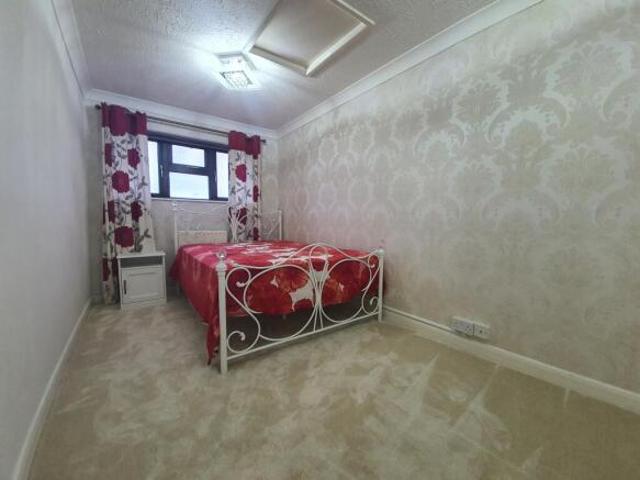Flat for rent in Horsham, West Sussex