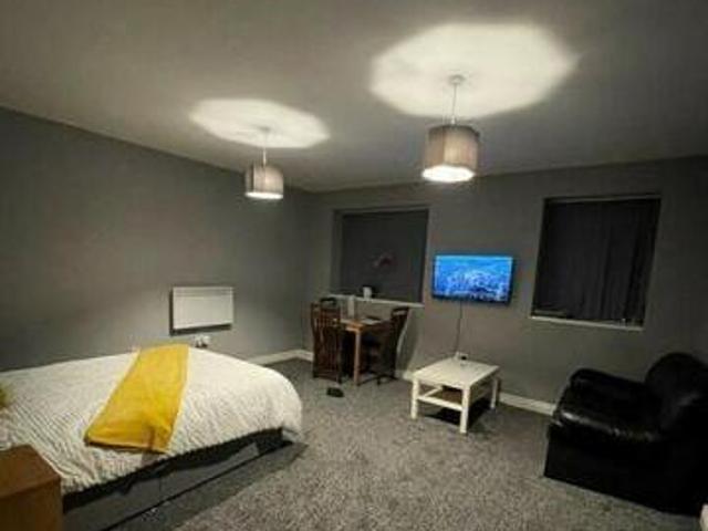 House for rent in Oakwood, Leeds