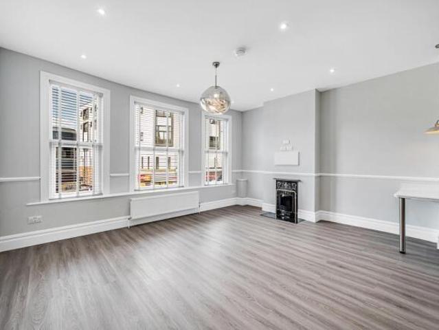 Flat for rent in Greater London