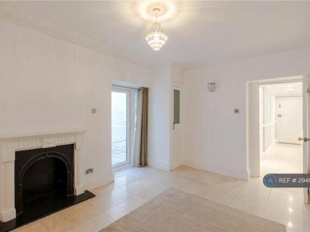 Flat for rent in Cat Hill