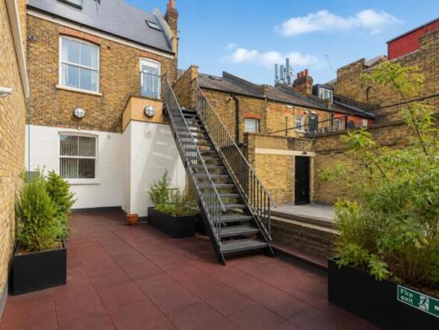 Flat for rent in Greater London
