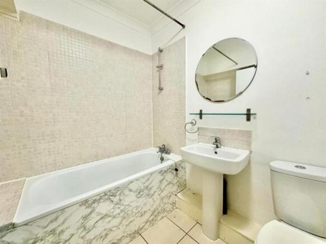 Flat for rent in Greater London