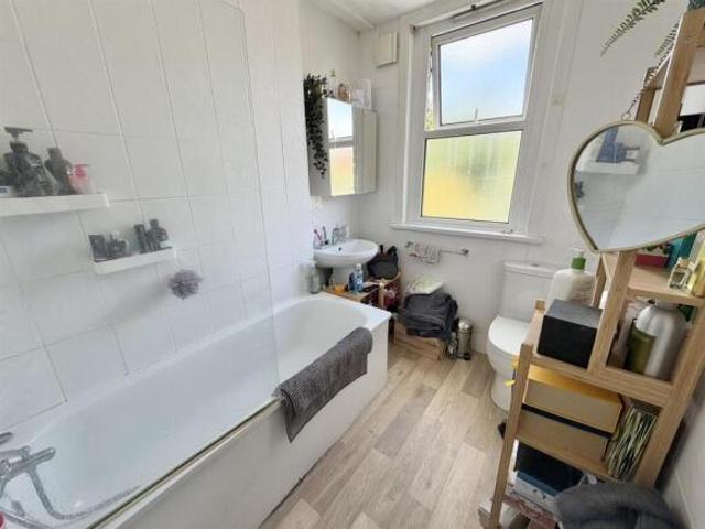 Flat for rent in The Rise, East Riding Of Yorkshire