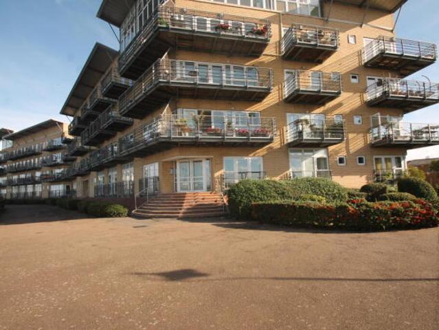 Flat for rent in Greenhithe, Dartford