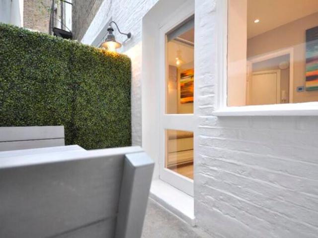 Flat for rent in Cat Hill