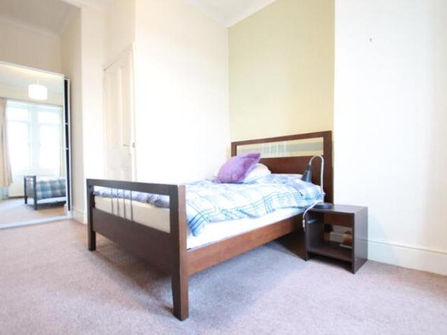 Flat for rent in Anniesland, Scotland