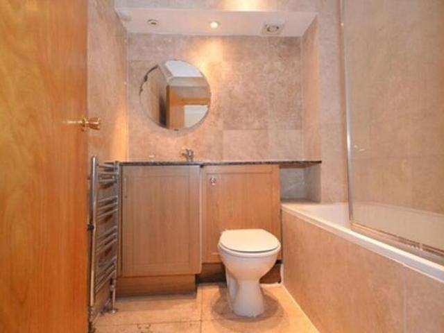 Flat for rent in Cat Hill