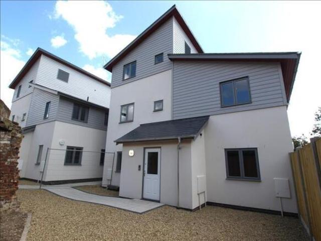 Flat for rent in New Catton, East Bank