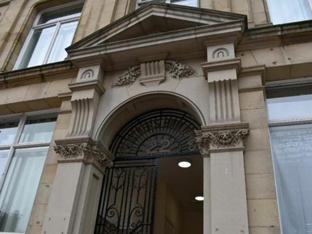 House for rent in Calderstones