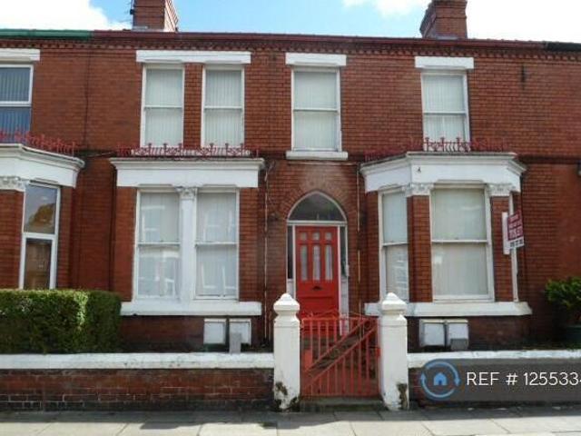 House for rent in Calderstones