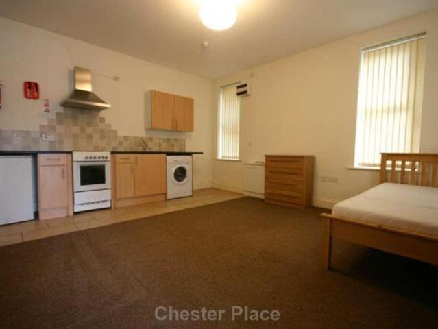 Flat for rent in Upton-by-Chester, Two Mills