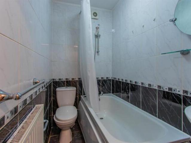 Flat for rent in Maindy, Cardiff