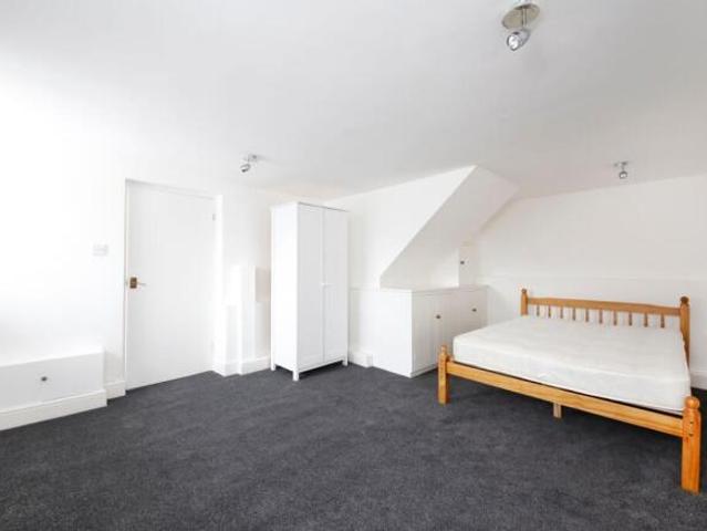 Flat for rent in Cat Hill