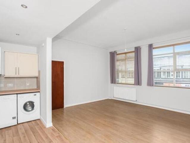 House for rent in Lyons, Greater London