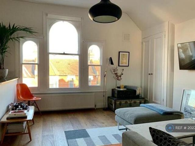 House for rent in Lyons, Greater London
