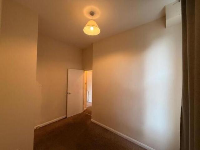 Flat for rent in Cat Hill, England