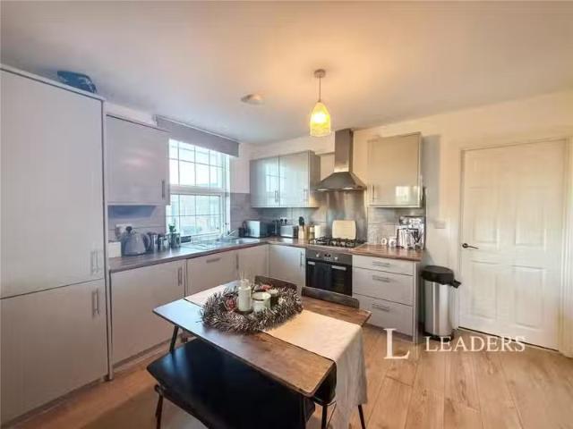 House for rent in Perryfields, West Sussex