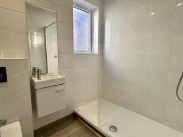 Flat for rent in St Albans, Five Acres