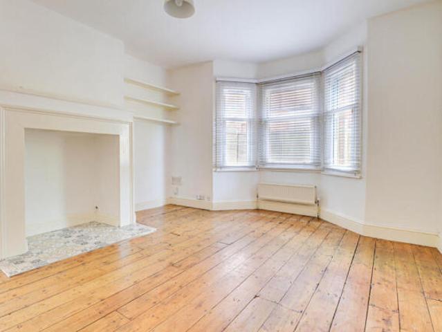 Flat for rent in St Albans, Five Acres