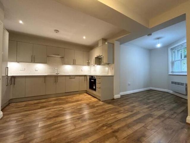 Flat for rent in St James, Sandown Park