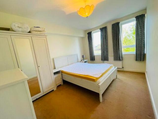 Flat for rent in Cat Hill