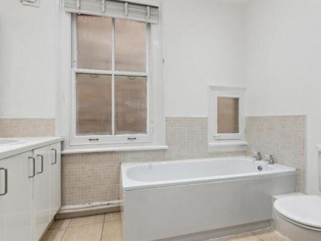 Flat for rent in Tooting, Greater London