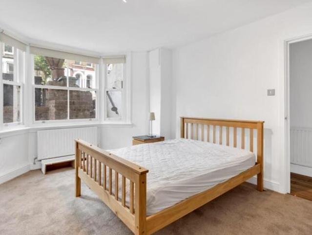 Flat for rent in Cat Hill