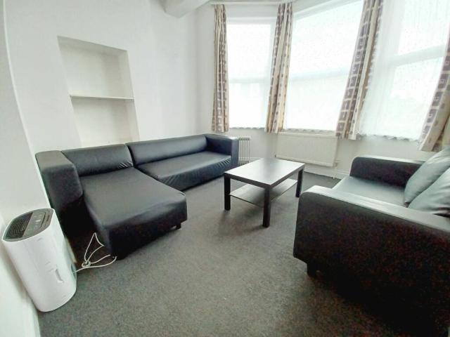 Flat for rent in Wood Green, Isle Of Man