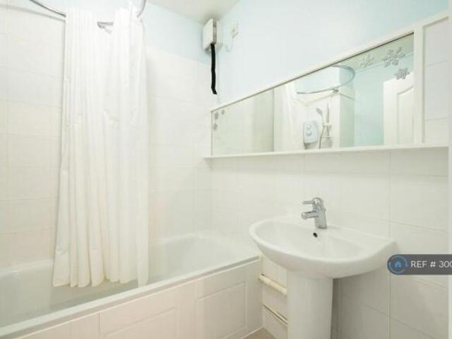 Flat for rent in Cat Hill