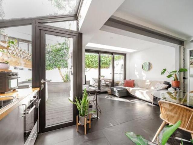 Flat for rent in Cat Hill