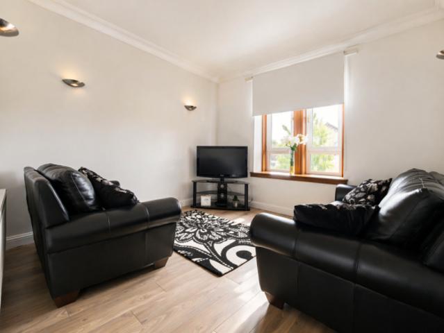 Flat for rent in Busby, Scotland