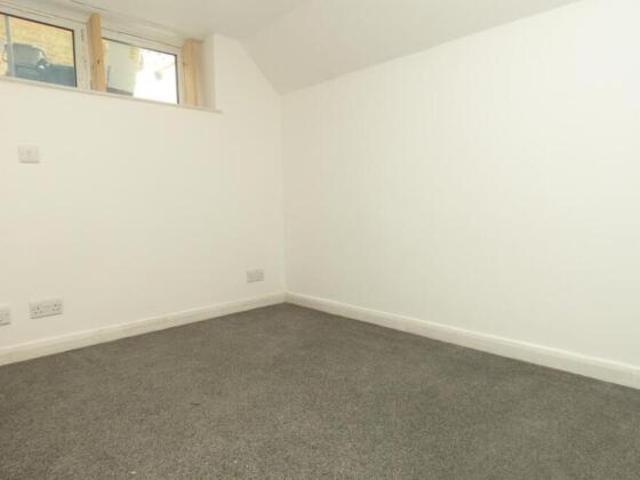 Flat for rent in Tower Hamlets, Ash