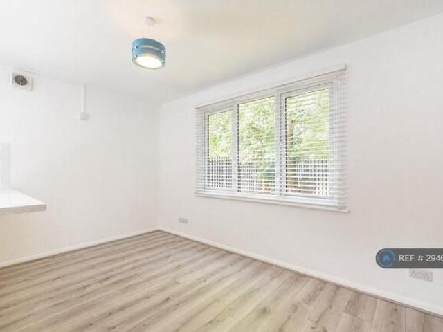 Flat for rent in Cat Hill