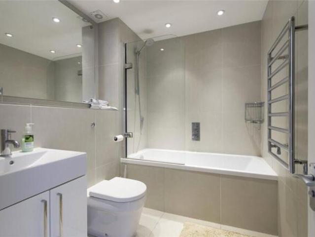 Flat for rent in Chiswick, Greater London