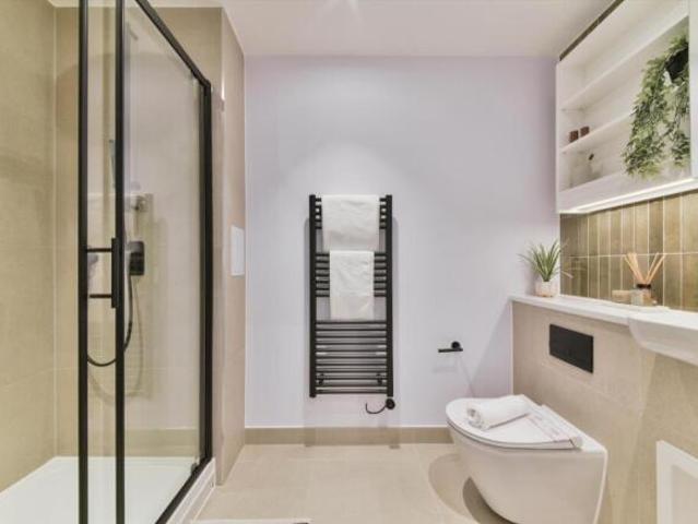 Flat for rent in Cat Hill