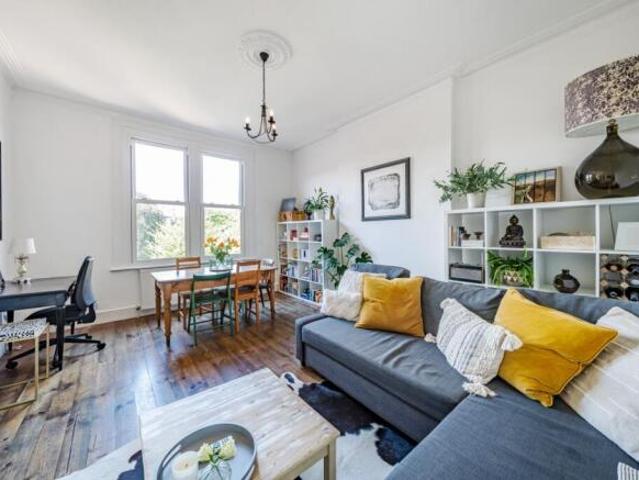 Flat for rent in Cat Hill